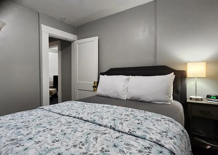 Two Bedroom Home In Beautiful Downtown Lakeland