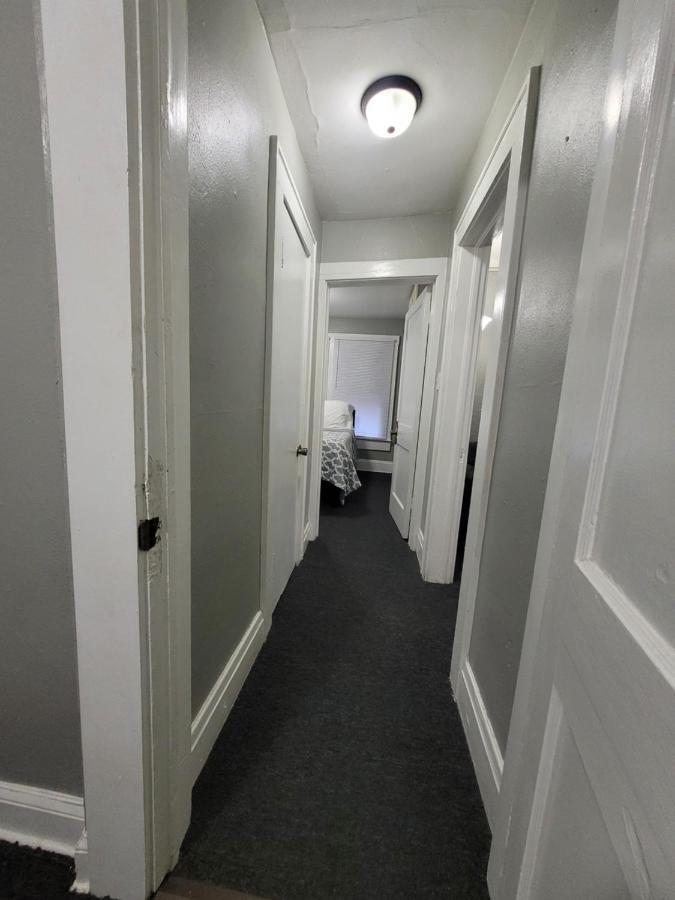 Two Bedroom In Beautiful Downtown * Lakeland
