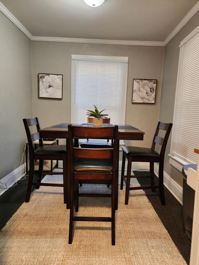 Appartement Two Bedroom In Beautiful Downtown *